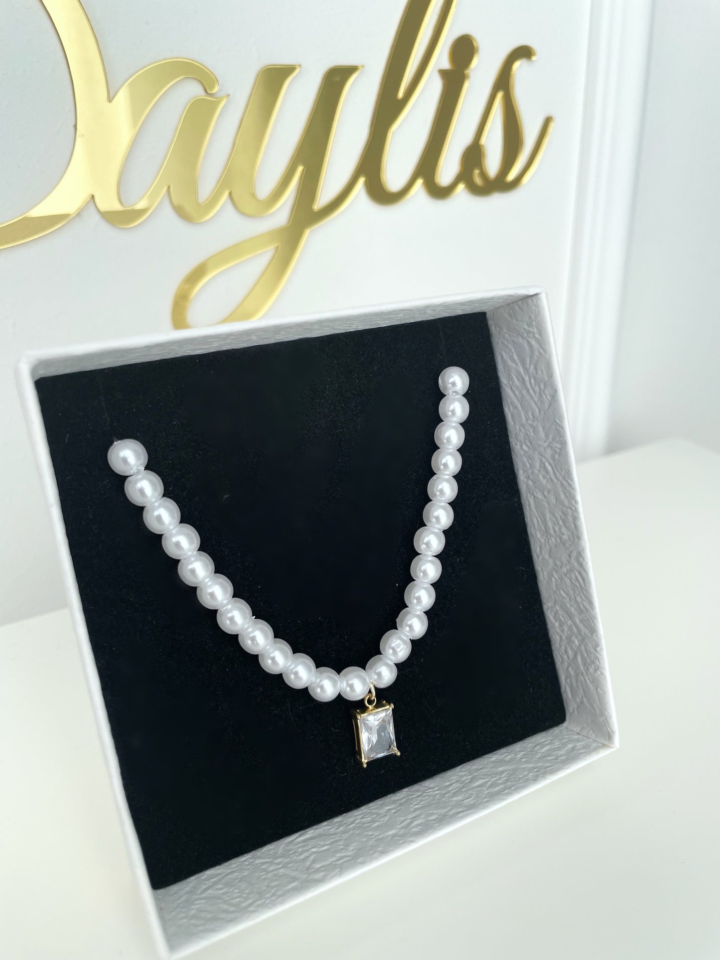 Lantisor din perle cu pandantiv cristal - Daylis