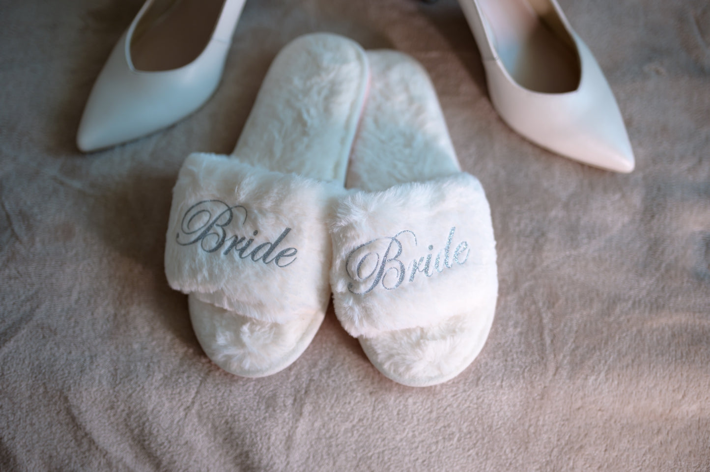 Papuci pufosi Bride