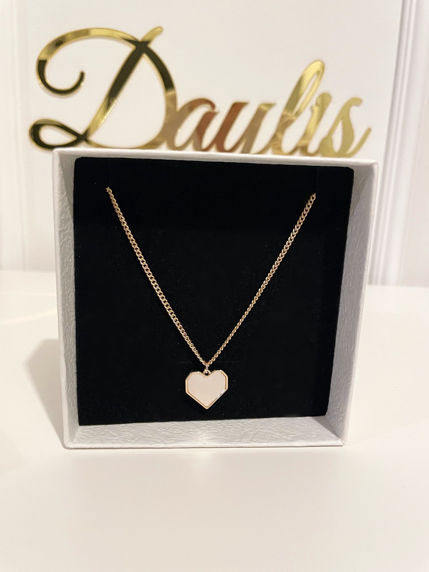 Lantisor Gold cu pandantiv inimioara - Daylis