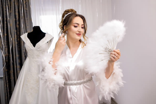Evantai mireasa cu pene Crystal Daylis