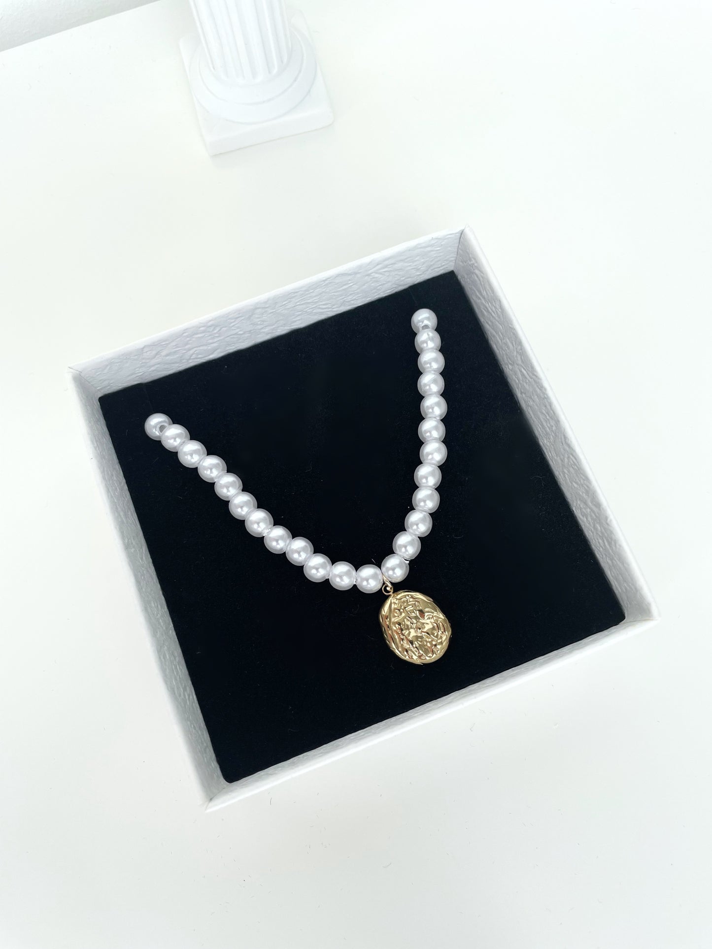 Lantisor Pearl Charm