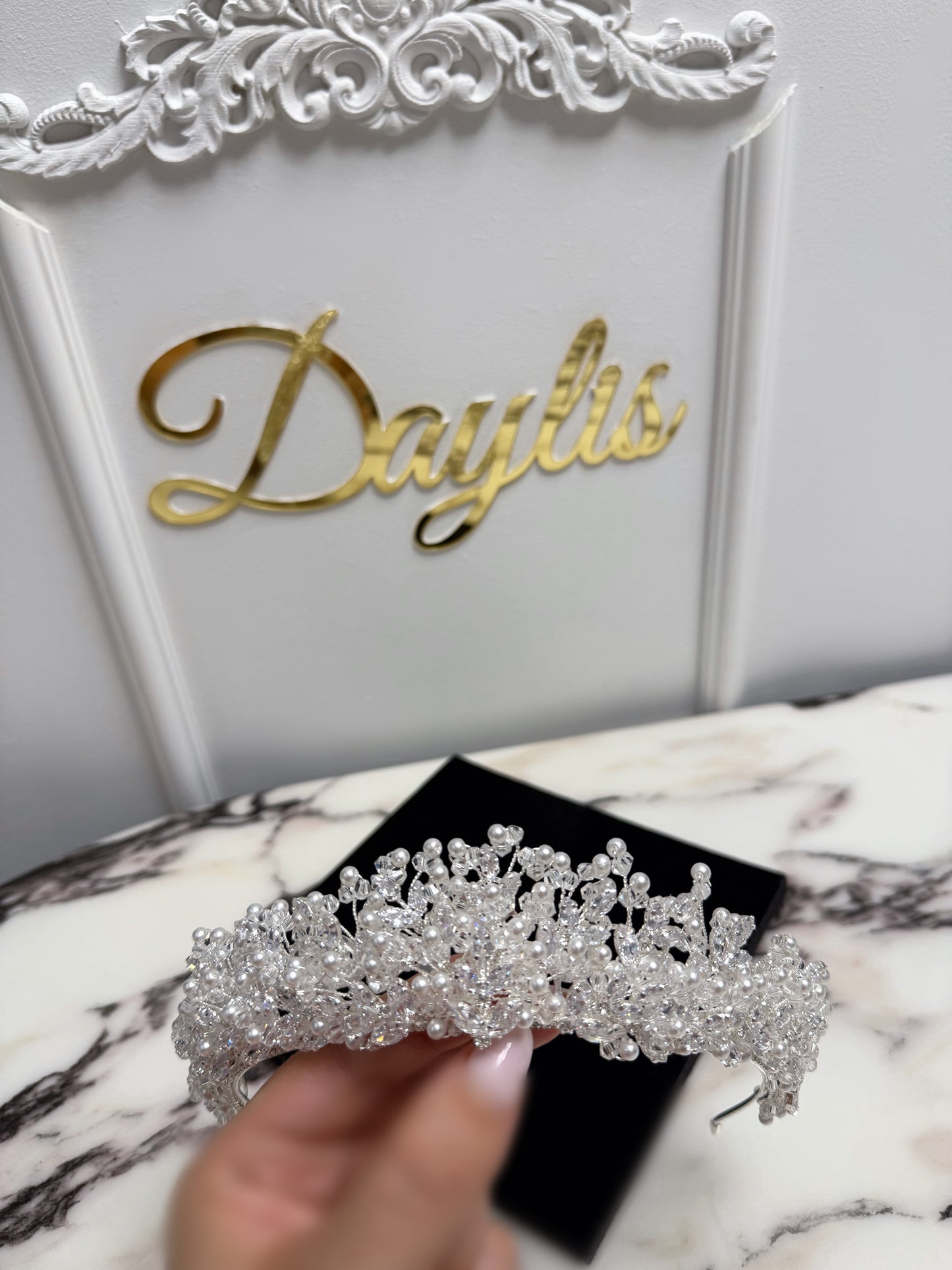 Coronita mireasa Luxury cu cristale si perle Isabella - Daylis