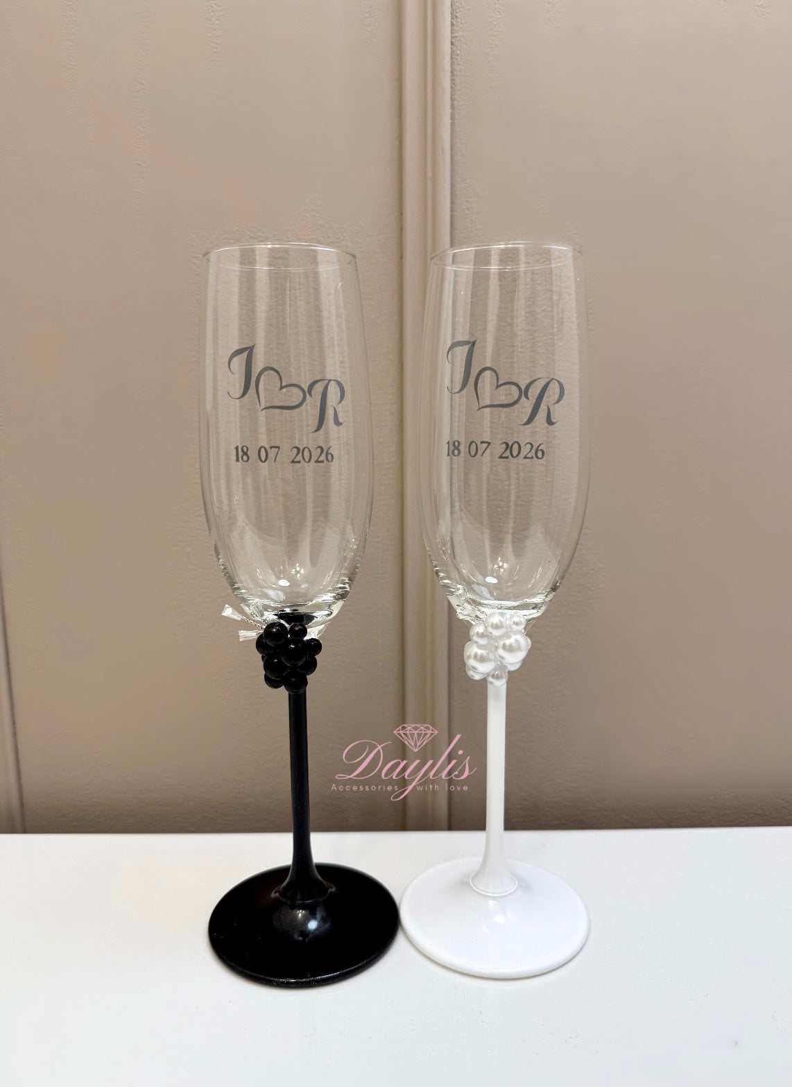 Set pahare personalizate – Black & White Elegance