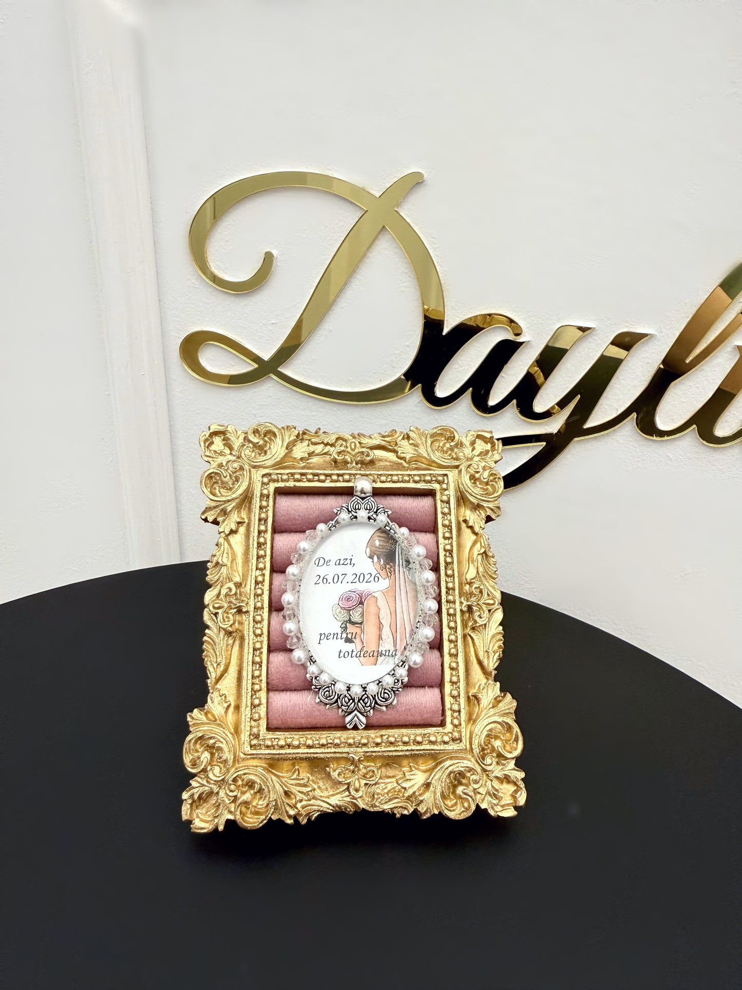 Brosa buchet Image Daylis