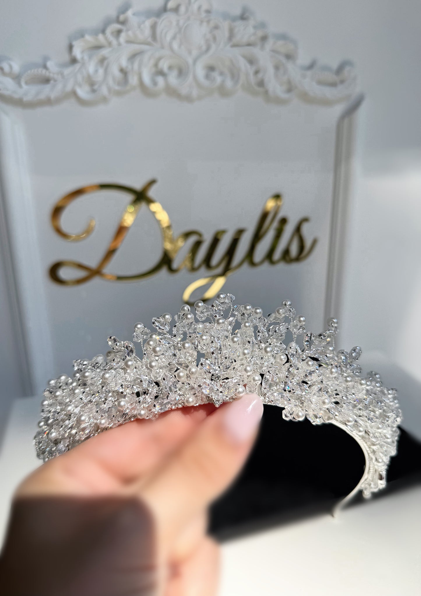 Coronita mireasa Luxury cu cristale si perle Isabella - Daylis